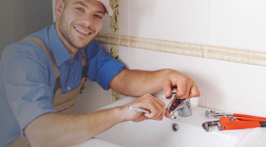 Expert burst pipe repair services in Crown Point, IN